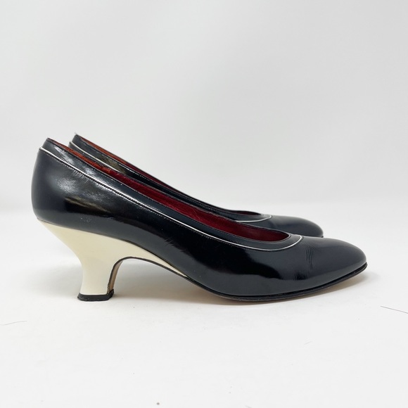 Vintage Yves Saint Laurent Kitten Heel Pumps size is 7.5 but it’s more like 6.5